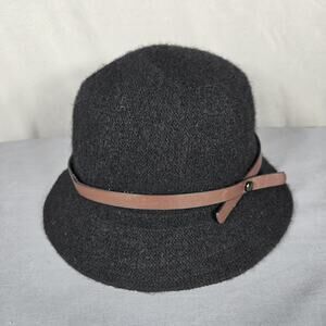Womens Black Wool Cloche Hat Brown Faux Leather Band Classic Vintage Style
